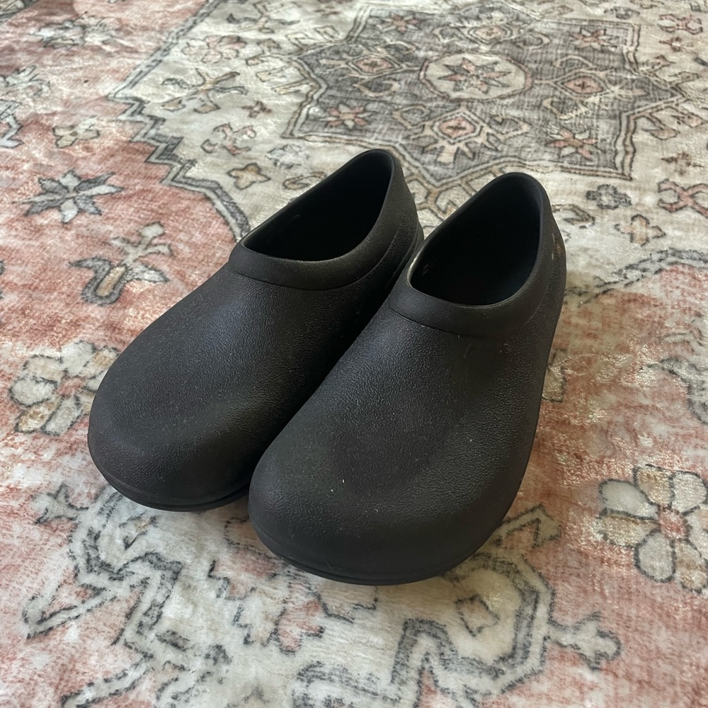 Croc Clog Black Slip-On Shoes